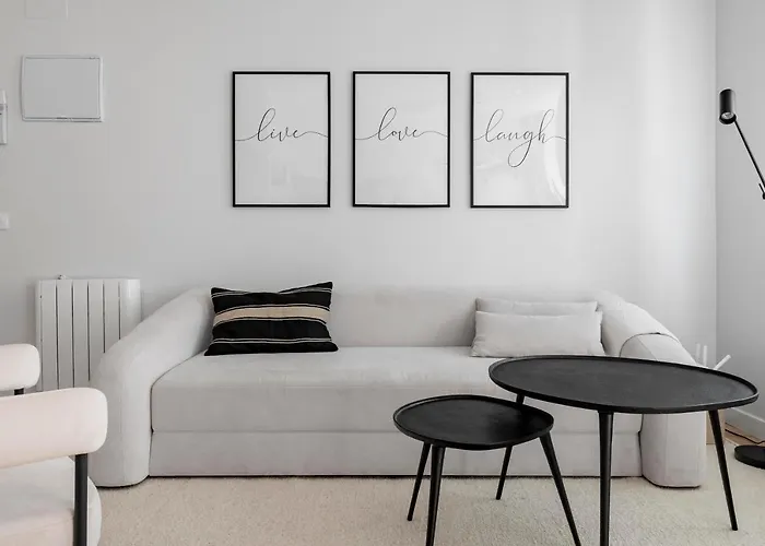 Cozy 2 Bedroom Apartment With Patio